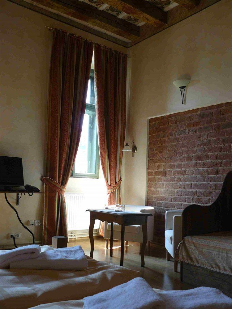 Hotel Opat Kutná Hora Habitación foto